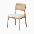 Sedia in legno con schienale in rattan e seduta beige